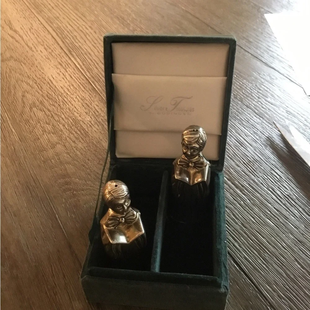 Godinger Silver Owl Salt and Pepper Set